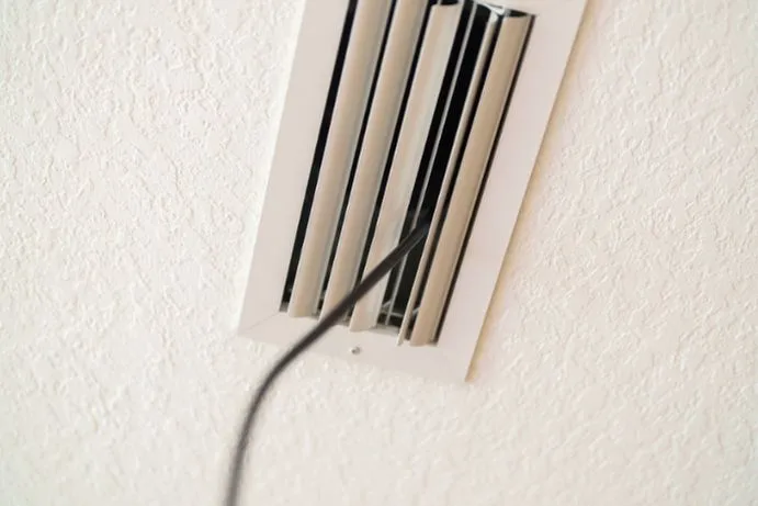 View of an Air Duct opening on the ceiling.