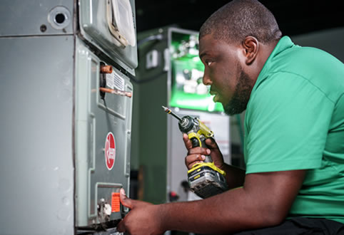 How to Know if an HVAC Contractor is Reliable and Trustworthy - Image of a Filterbuy HVAC contractor that offers reliable and trustworthy service for homeowners.